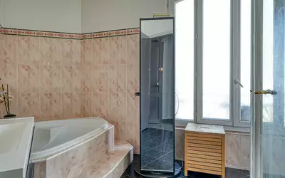 Suresnes (92150)