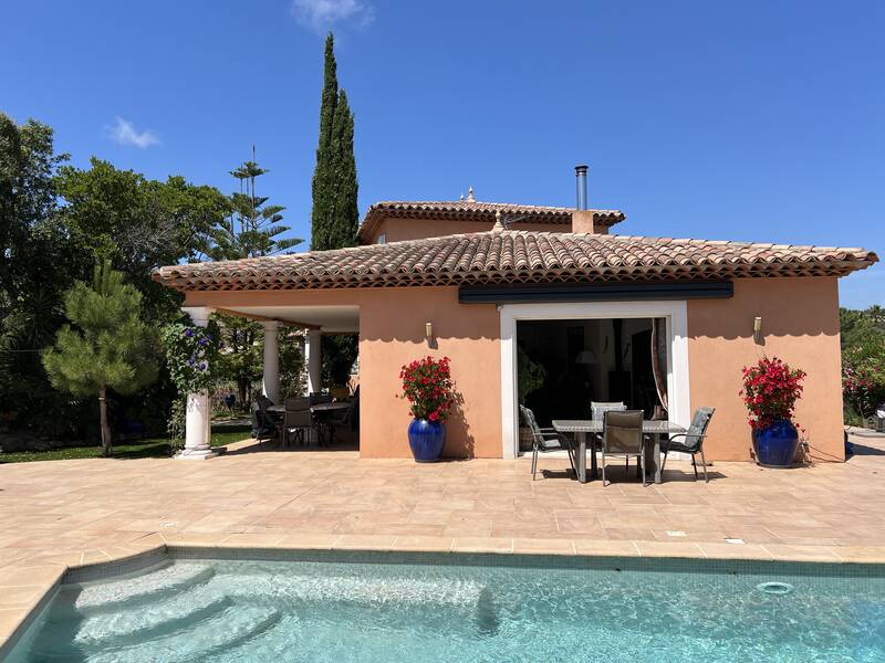 Fréjus (83600)