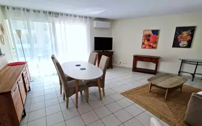 Fréjus (83600)