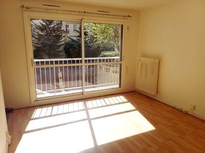 Location appartement studio Paris 18e