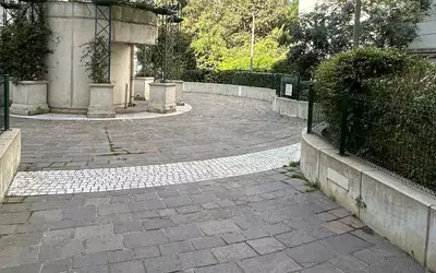 Sèvres (92310)