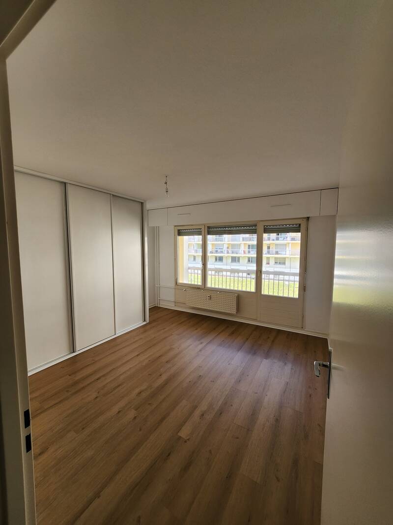 Lumineux Avec Balcon Et Parking