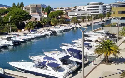 Fréjus (83600)