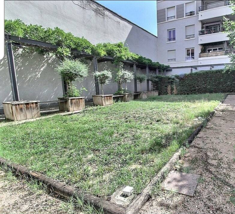 Lyon 7E