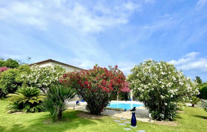 Mougins