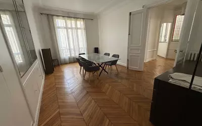 Paris 8E
