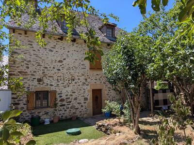 Vente maison 8 pièces Sainte-Eulalie-d'Olt (12130)