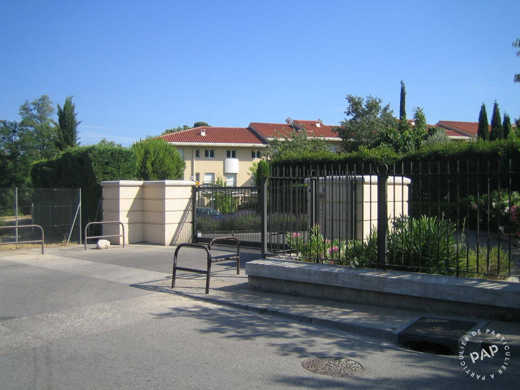 Location Garage, parking Aix-En-Provence (13)  159&nbsp;&euro;