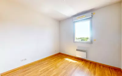- Terrasse 17 M² + Box Fermé