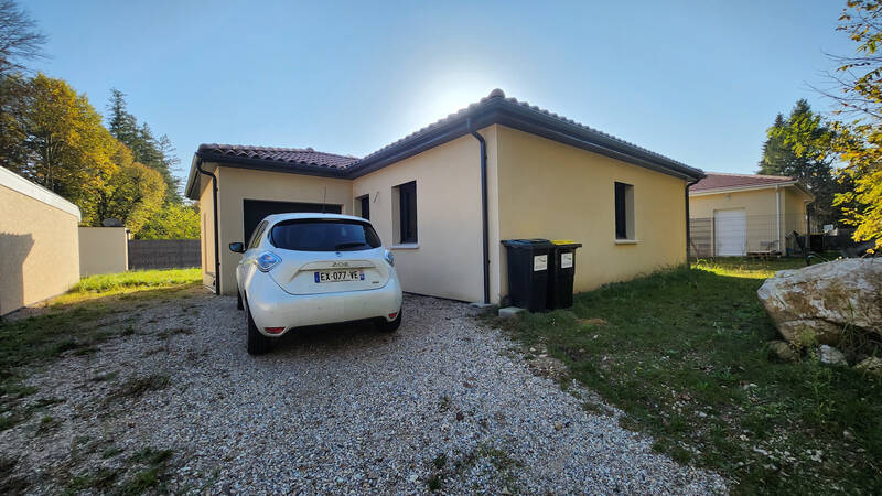Charnoz-Sur-Ain (01800)