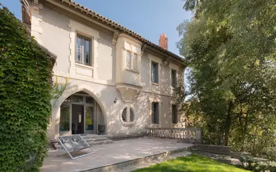 Uzès (30700)