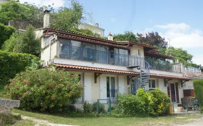 Guîtres (33230)