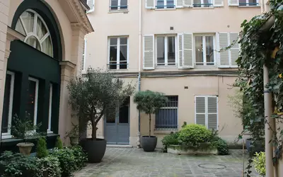 Paris 8E