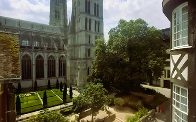 Rouen (76000)