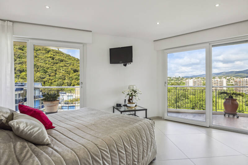 , Terrasse De 100M², Mandelieu-La-Napoule (06210)