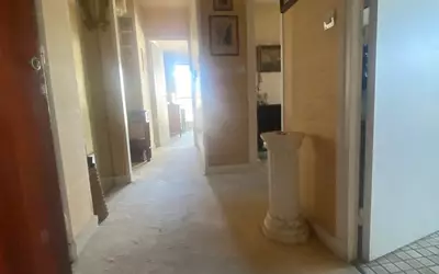 Proche Entrée Château De Versailles.