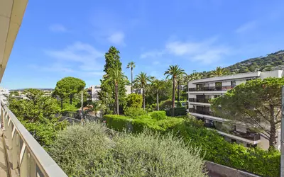 Cannes (06400)