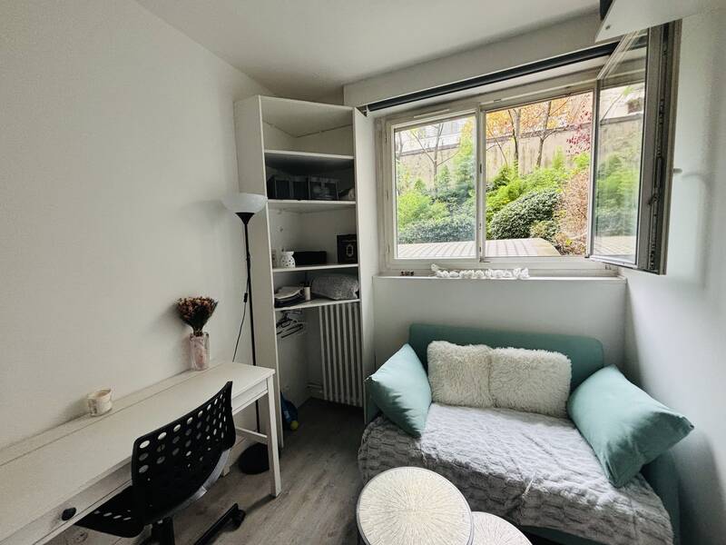 Chambre De Bonne, Paris 15E (75015)