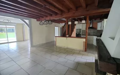 Maison 6 pièces 240 m² · à Lamothe · 240 m² · 395 000 €