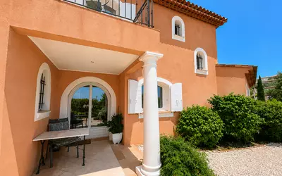 Fréjus (83600)