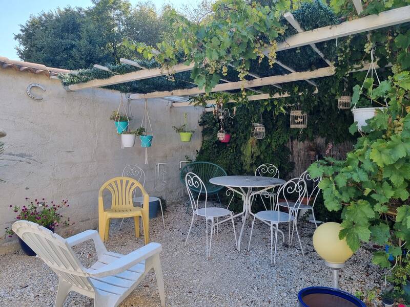 Tresques (30330)
