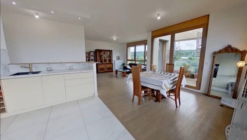 Avec : 70M² Rooftop Et 10M²+8 M² Loggias