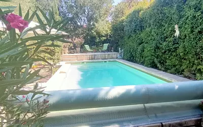 Nîmes (30000)
