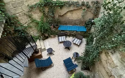 Uzès (30700)