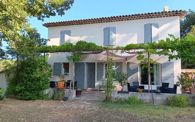 Pertuis (84120)