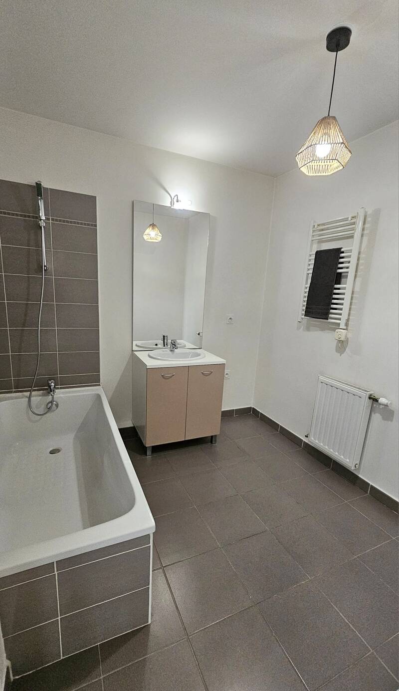 Oullins (69600)