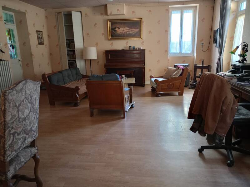 Pierrefitte-Sur-Loire (03470)
