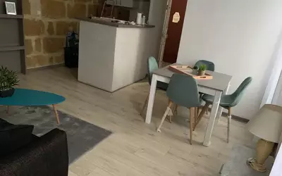Nîmes (30000)