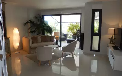 Fréjus (83600)