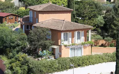 Fréjus (83600)