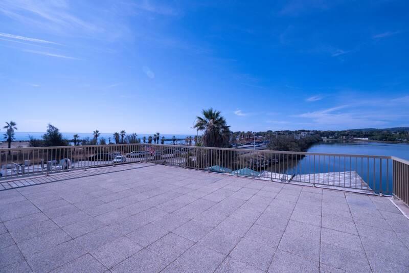 Fréjus (83600)