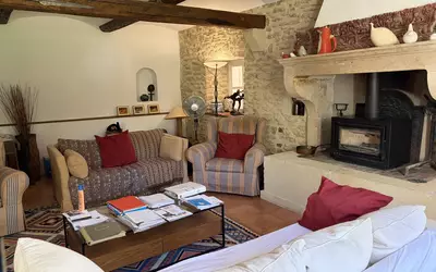 Grillon (84600)