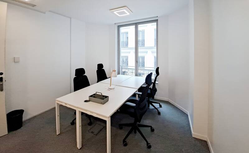 Bureaux, local professionnel Paris 8E - 30&nbsp;m² - 5.519&nbsp;&euro;