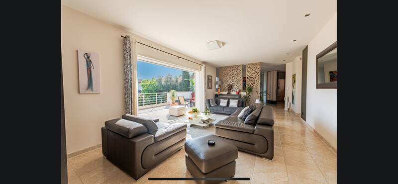 Fréjus (83600)