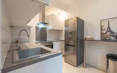 - Maison De Ville