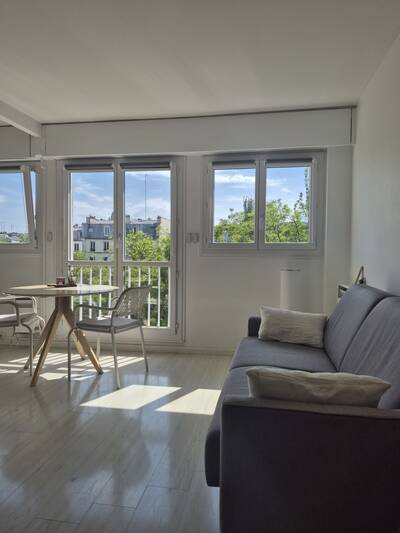 Location appartement studio Paris 18e