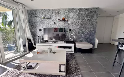 Fréjus (83600)