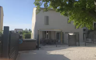 Pernes-Les-Fontaines (84210)