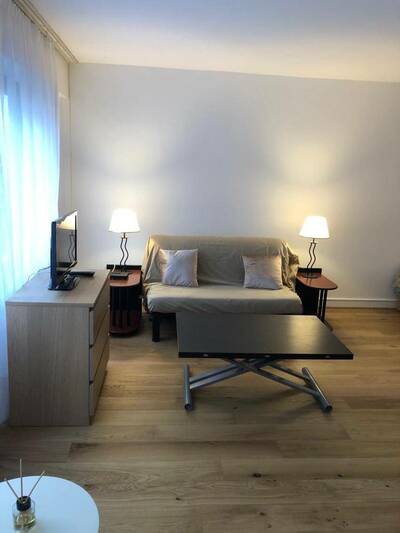 Location appartement studio Paris 8e