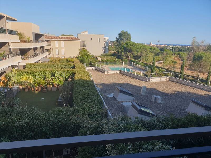 Fréjus (83600)