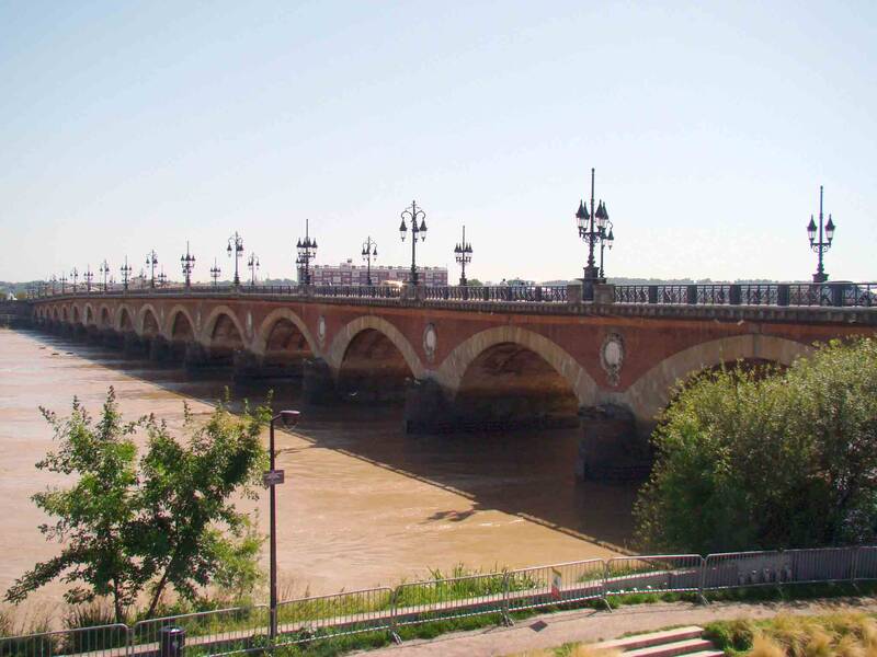 Bordeaux Bel Appartement Sur Les Quais