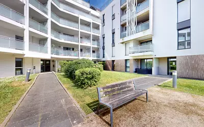 Rennes, Avec Jardin Privatif.