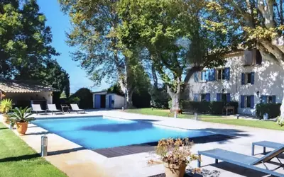 Pernes-Les-Fontaines (84210)
