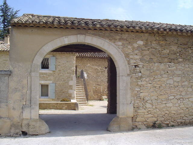Maubec (84660)