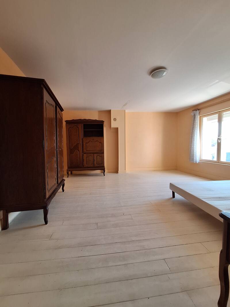 Chauny (02300)