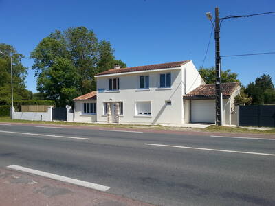Location maison 6 pièces Saint-Georges-des-Coteaux (17810)